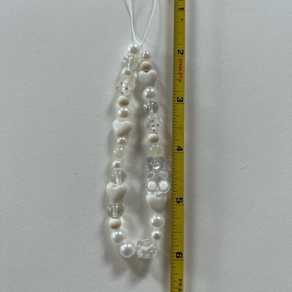 White 🤍🐇 Beaded Phone Charm - Picture 3 of 3